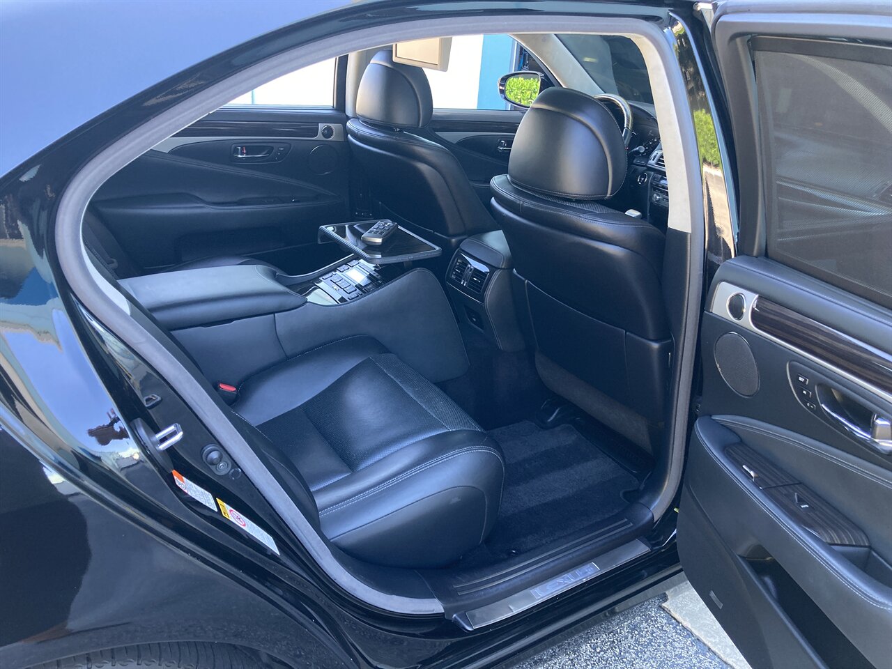 2016 Lexus LS 600h L   - Photo 21 - Stuart, FL 34997