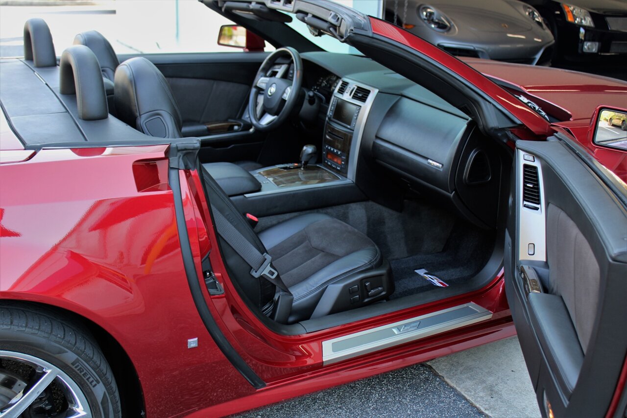 2008 Cadillac XLR-V   - Photo 17 - Stuart, FL 34997