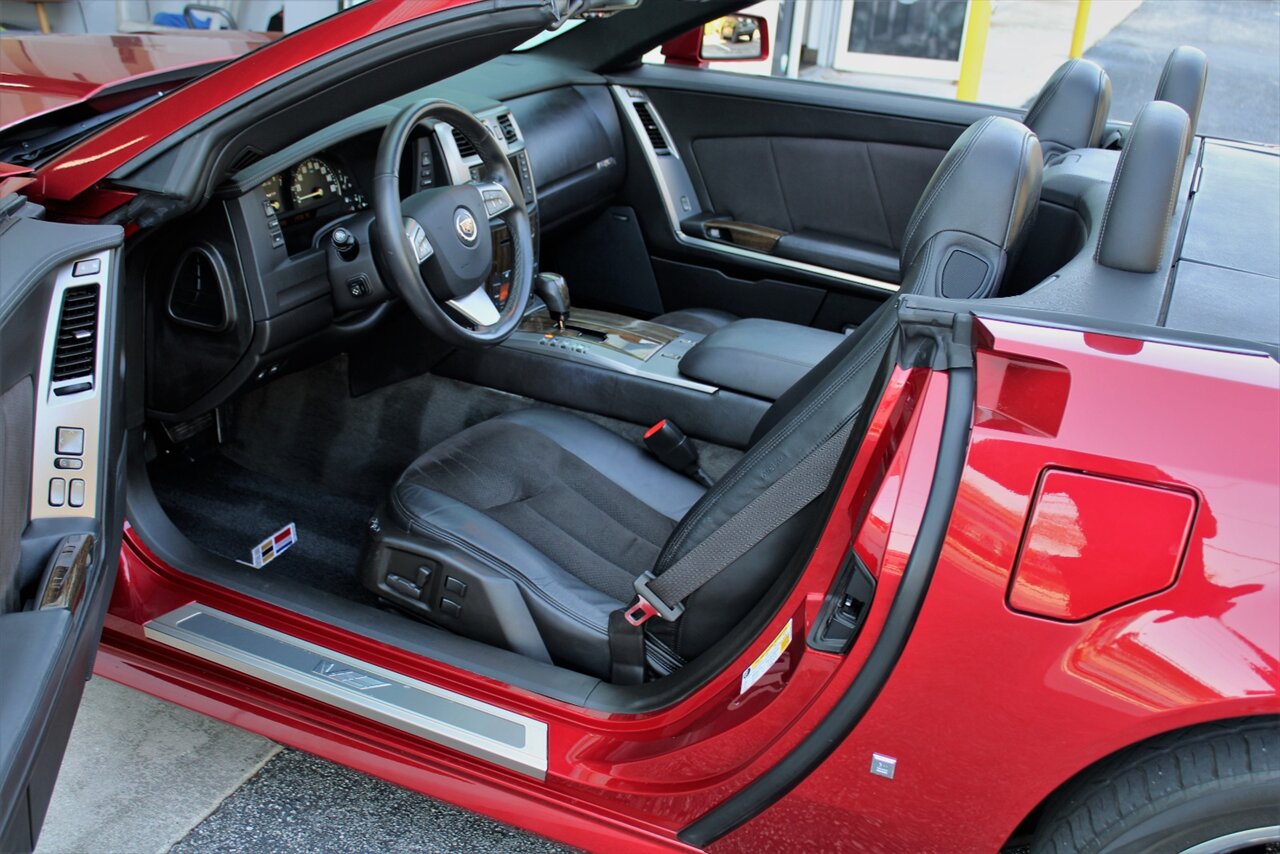 2008 Cadillac XLR-V   - Photo 14 - Stuart, FL 34997