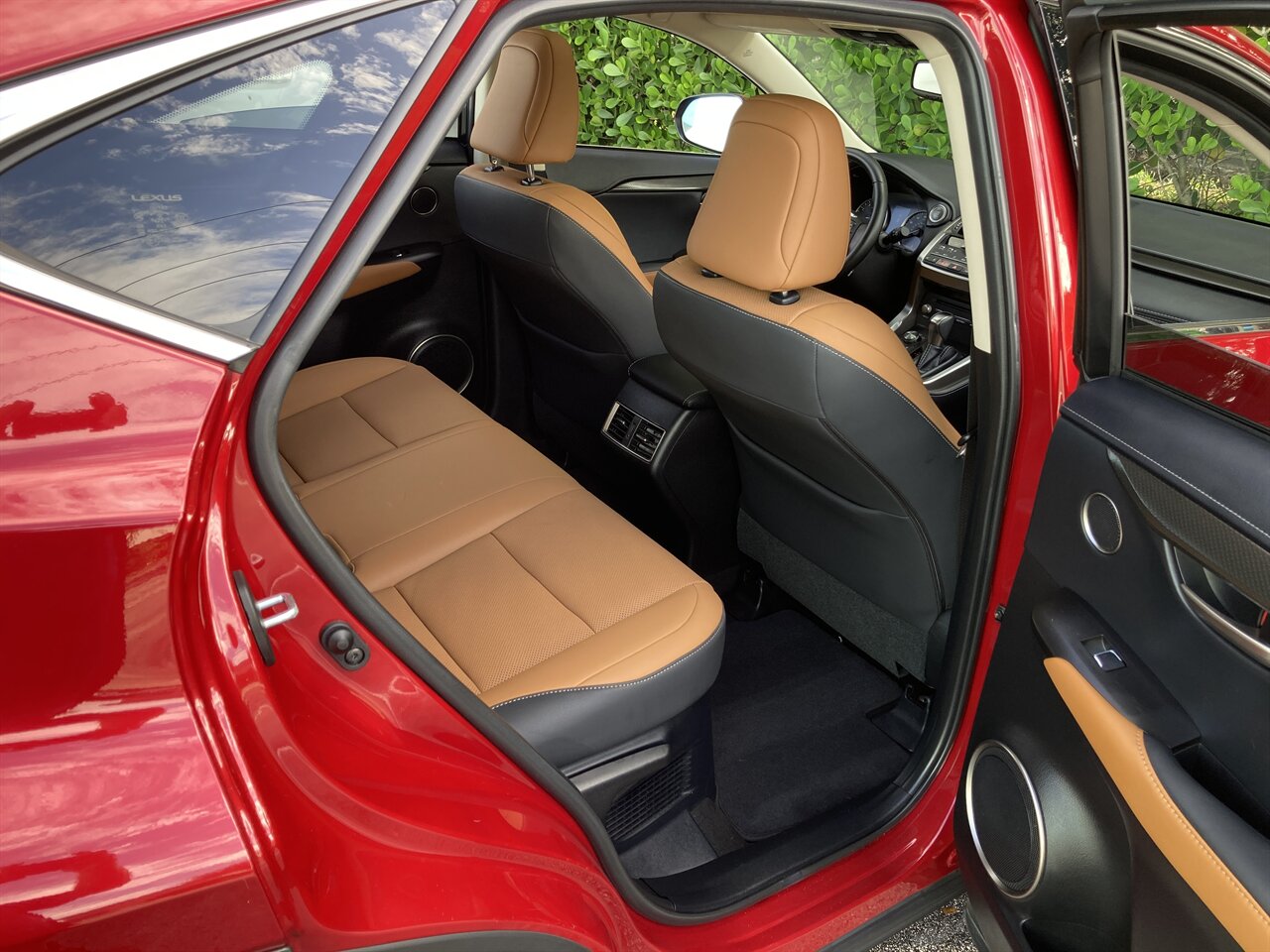 2021 Lexus NX 300   - Photo 19 - Stuart, FL 34997