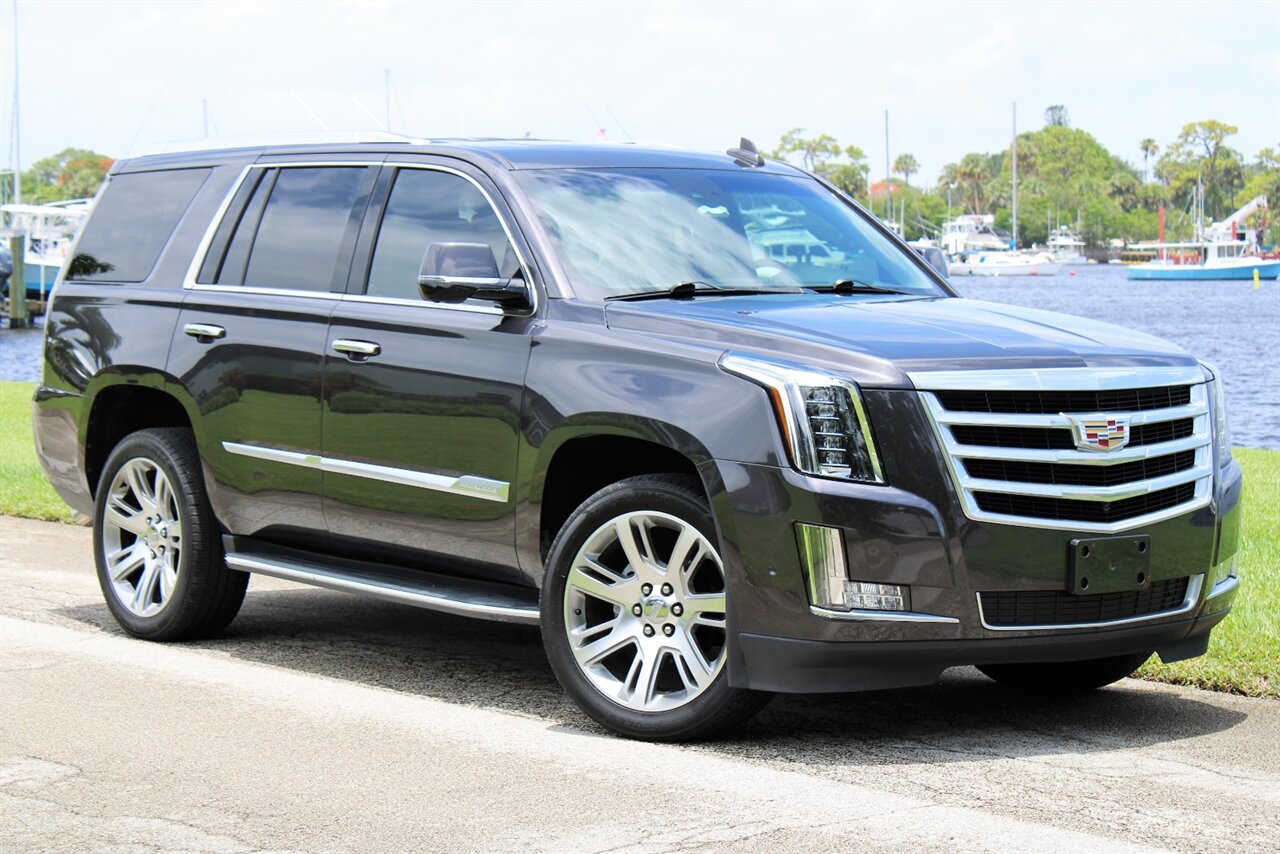 2018 Cadillac Escalade Luxury   - Photo 4 - Stuart, FL 34997