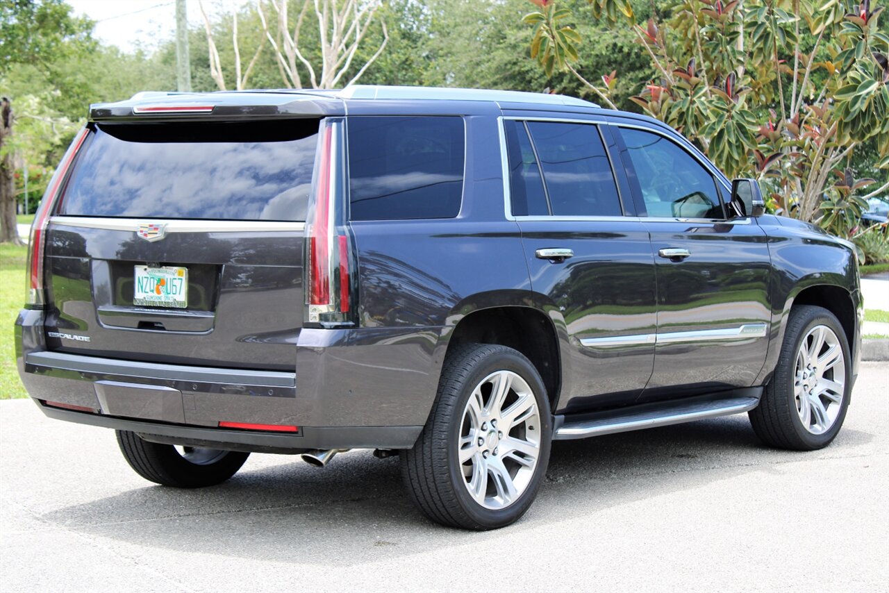 2018 Cadillac Escalade Luxury   - Photo 13 - Stuart, FL 34997