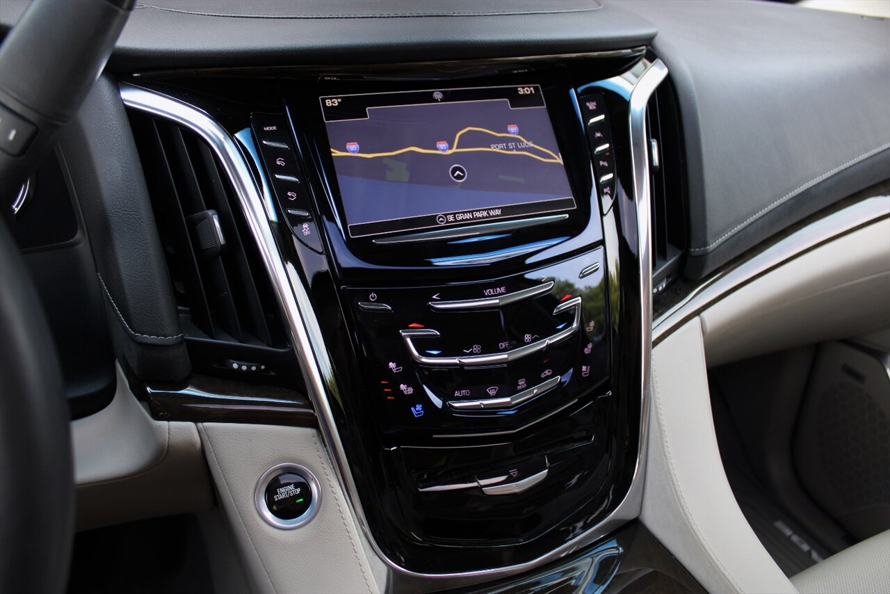 2018 Cadillac Escalade Luxury   - Photo 31 - Stuart, FL 34997