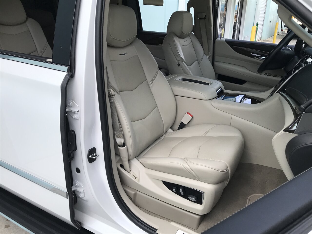 2019 Cadillac Escalade ESV Luxury   - Photo 20 - Stuart, FL 34997