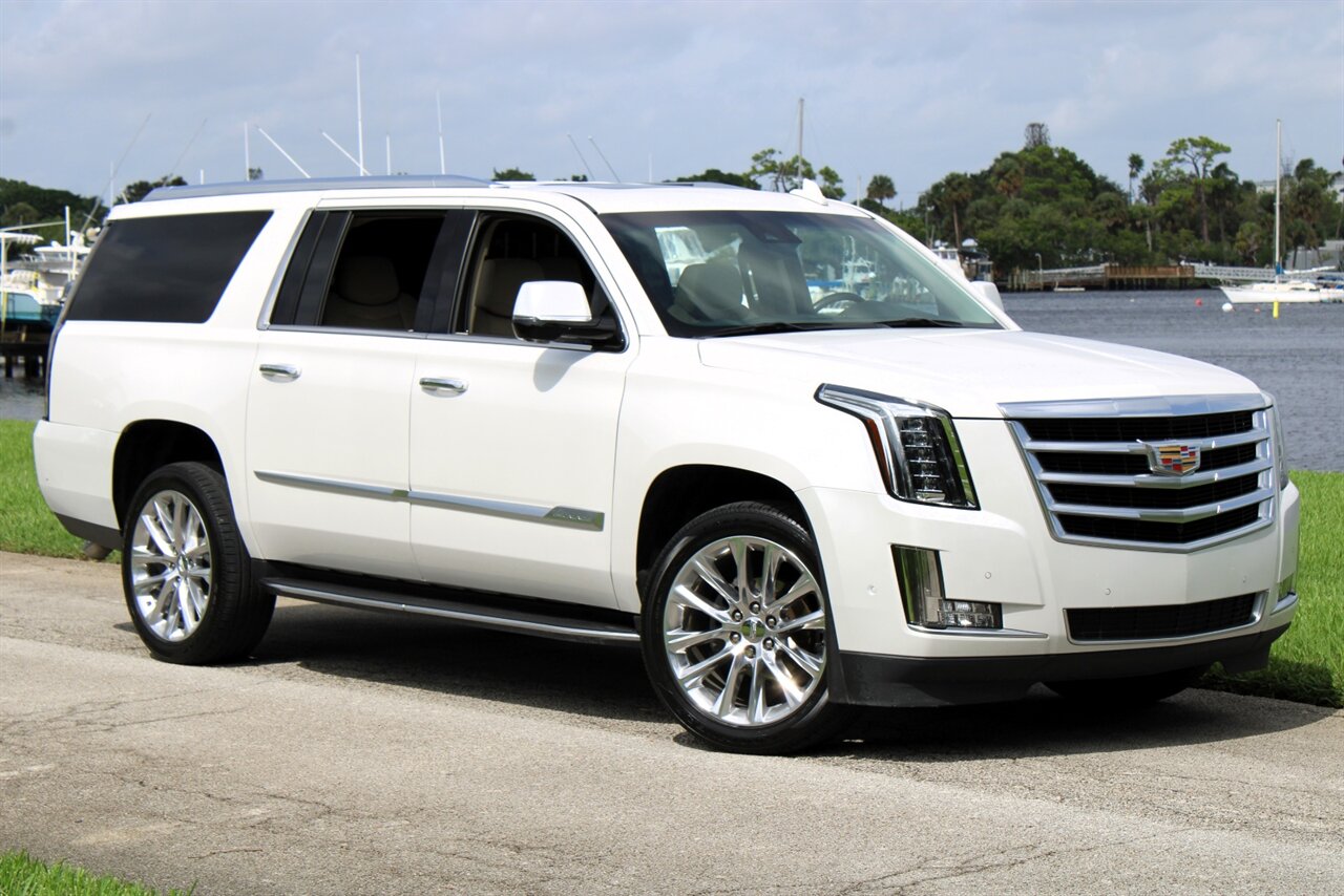 2019 Cadillac Escalade ESV Luxury   - Photo 4 - Stuart, FL 34997