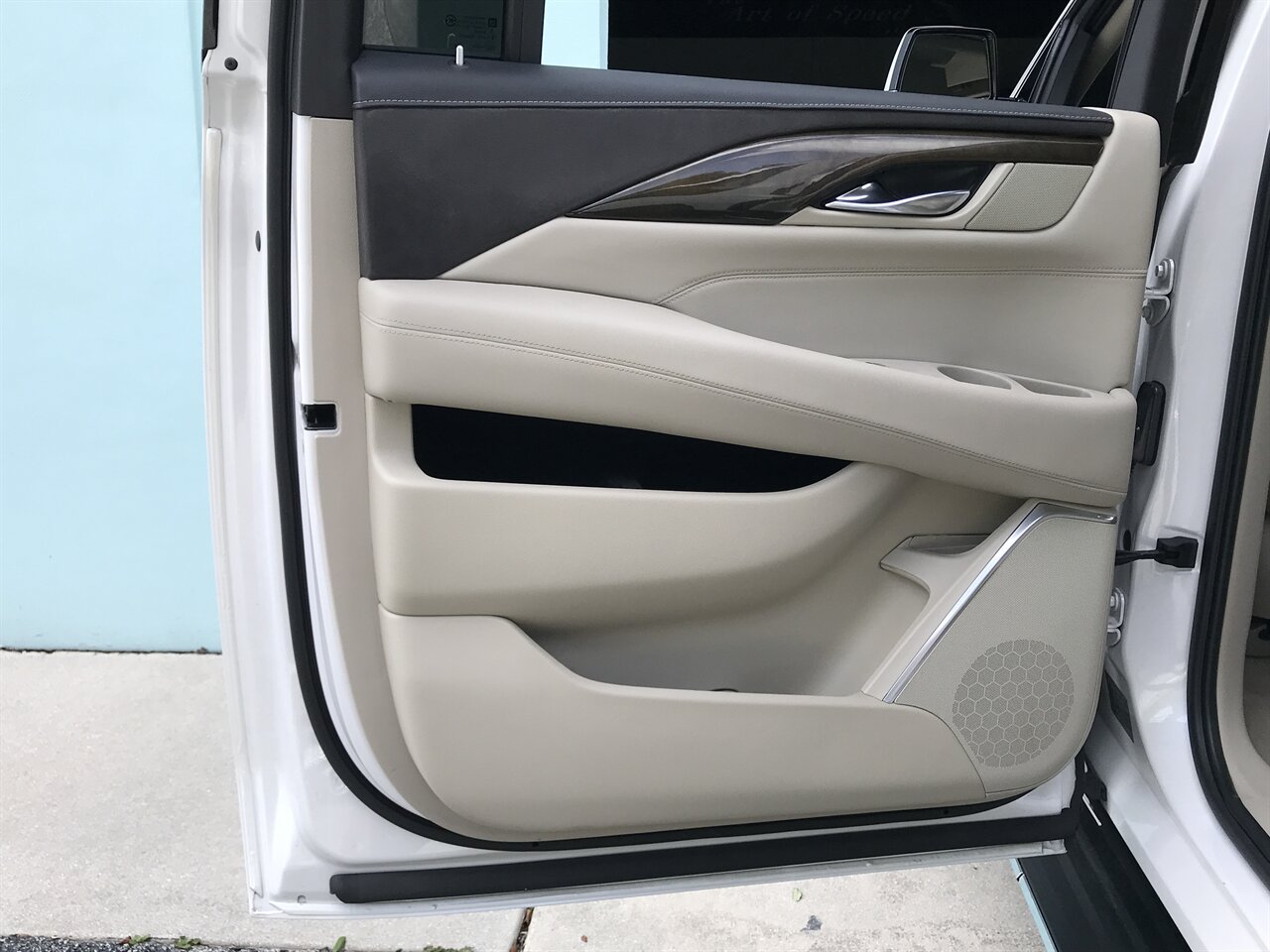 2019 Cadillac Escalade ESV Luxury   - Photo 41 - Stuart, FL 34997