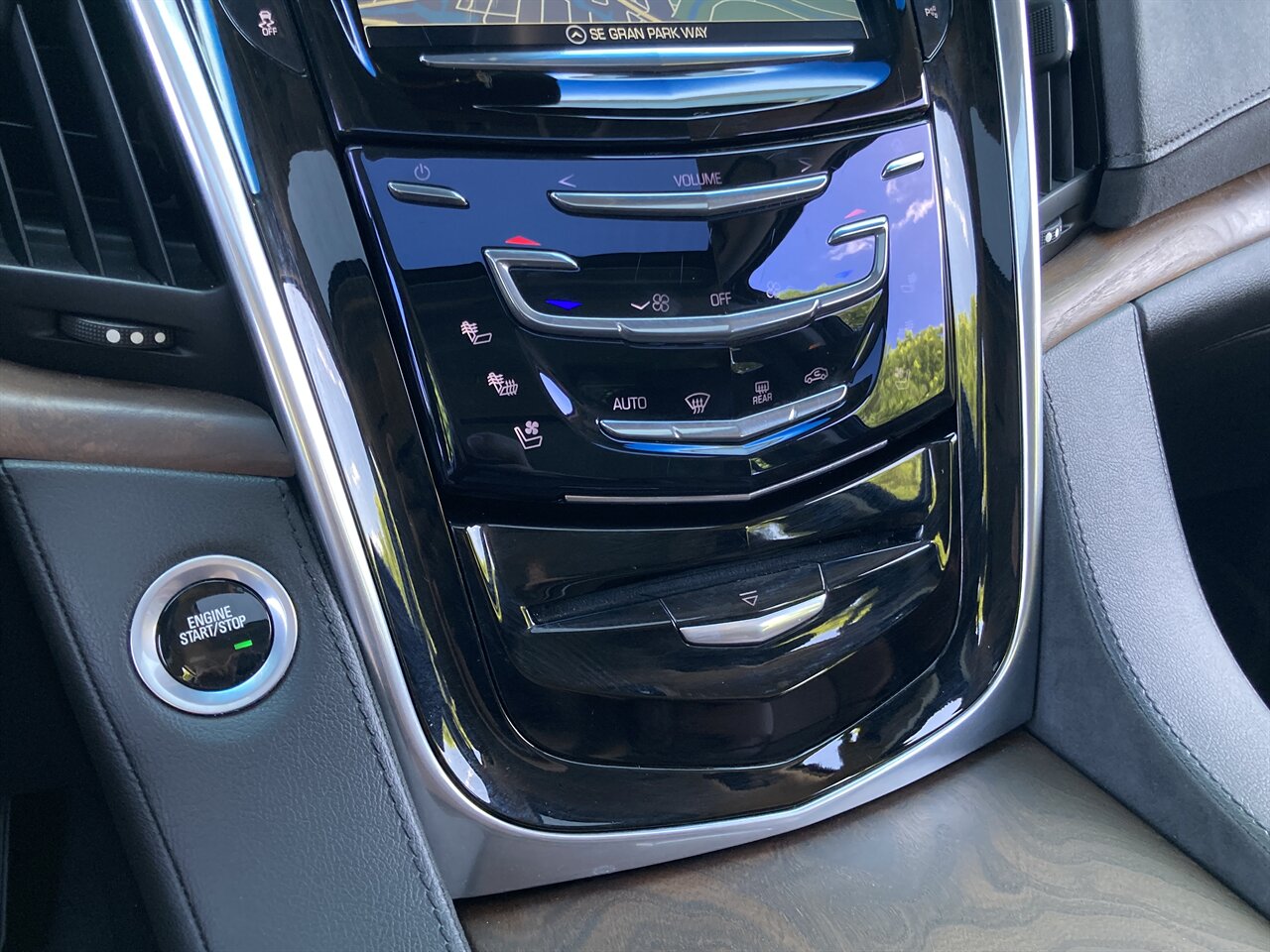 2018 Cadillac Escalade Luxury - Photo 31 - Stuart, FL 34997