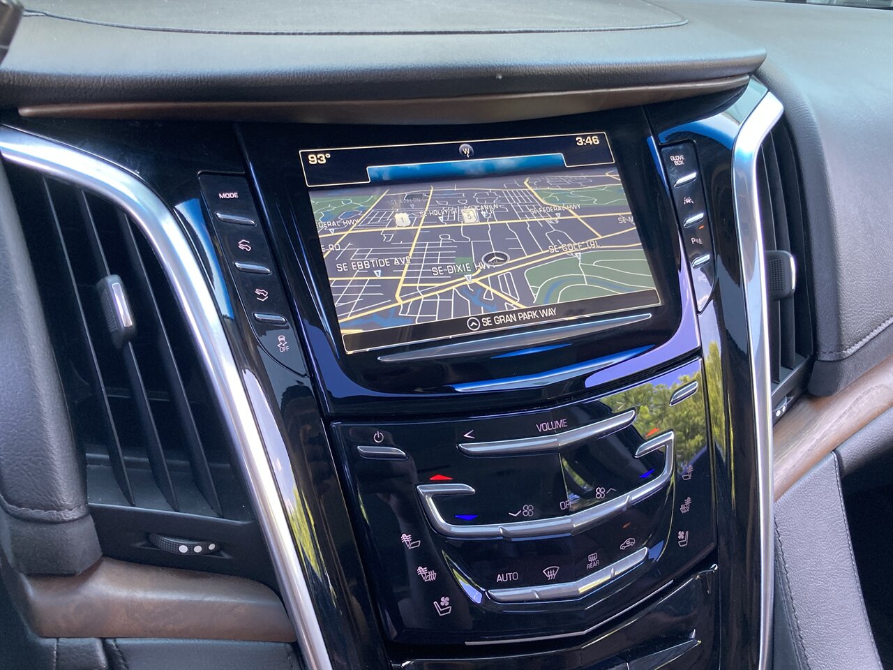 2018 Cadillac Escalade Luxury - Photo 30 - Stuart, FL 34997