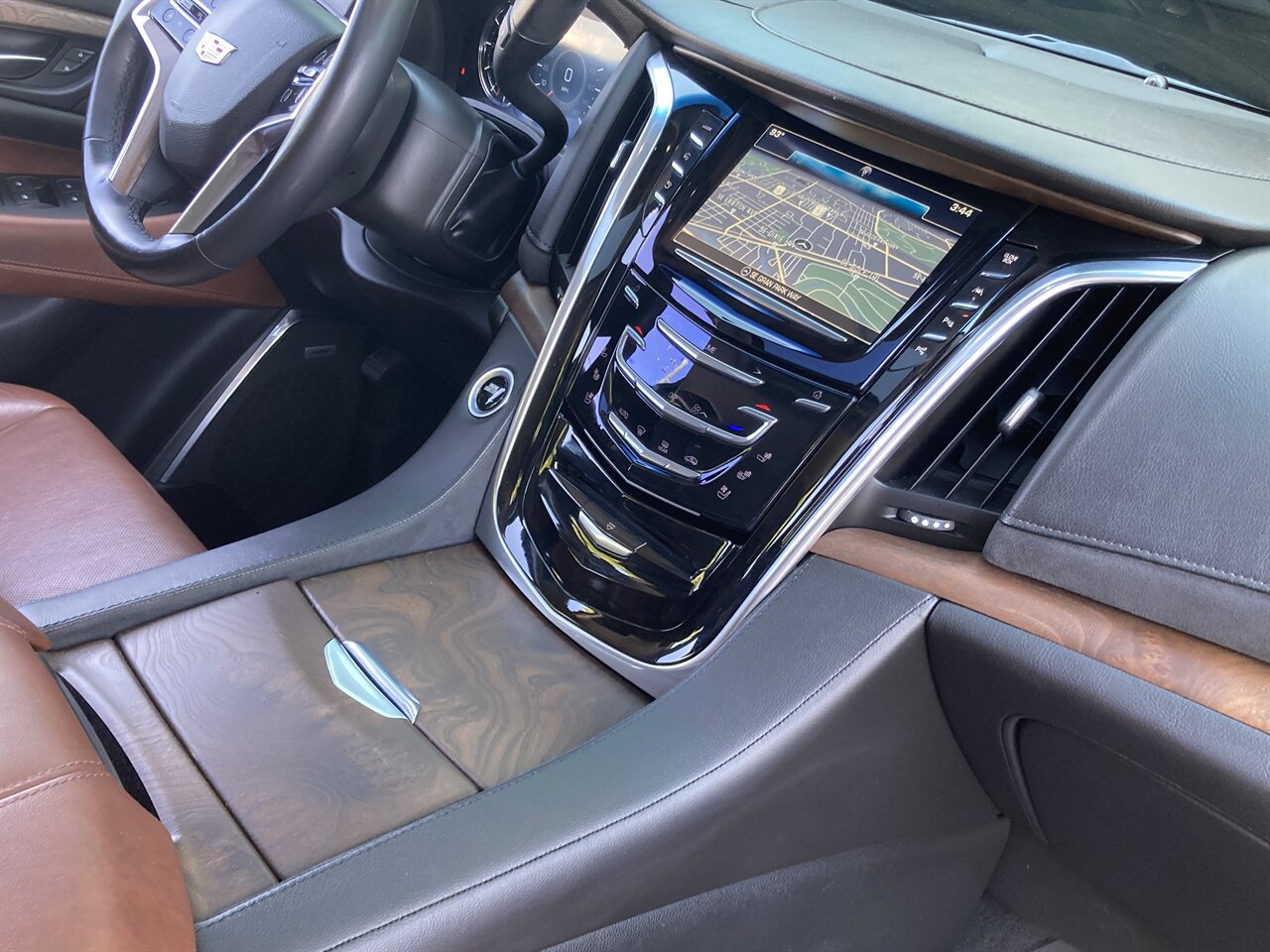 2018 Cadillac Escalade Luxury - Photo 32 - Stuart, FL 34997