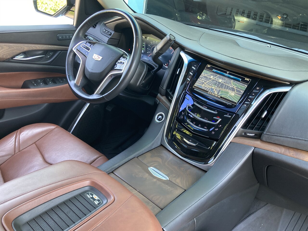 2018 Cadillac Escalade Luxury - Photo 2 - Stuart, FL 34997