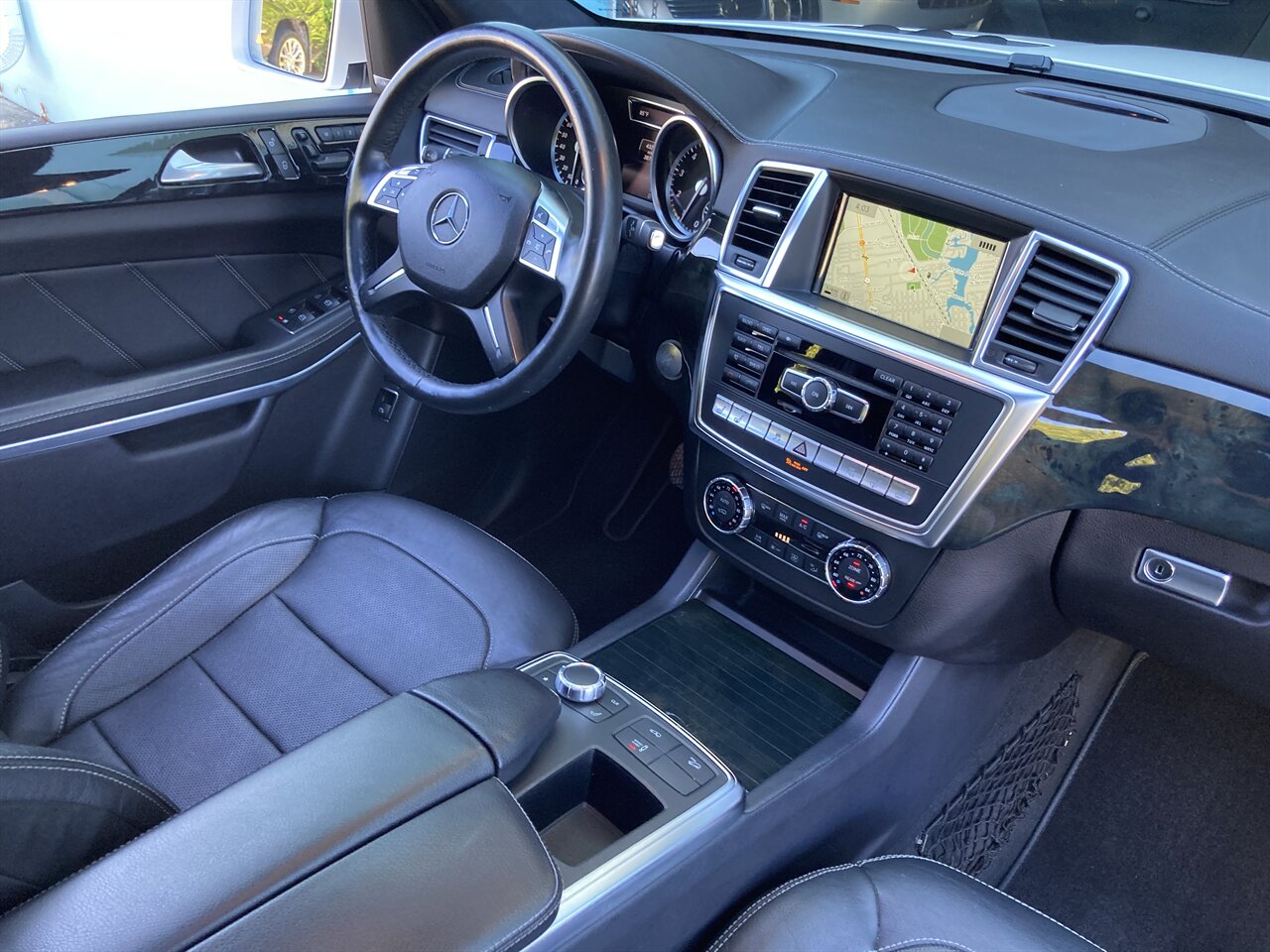2014 Mercedes-Benz GL 550 4MATIC - Photo 2 - Stuart, FL 34997