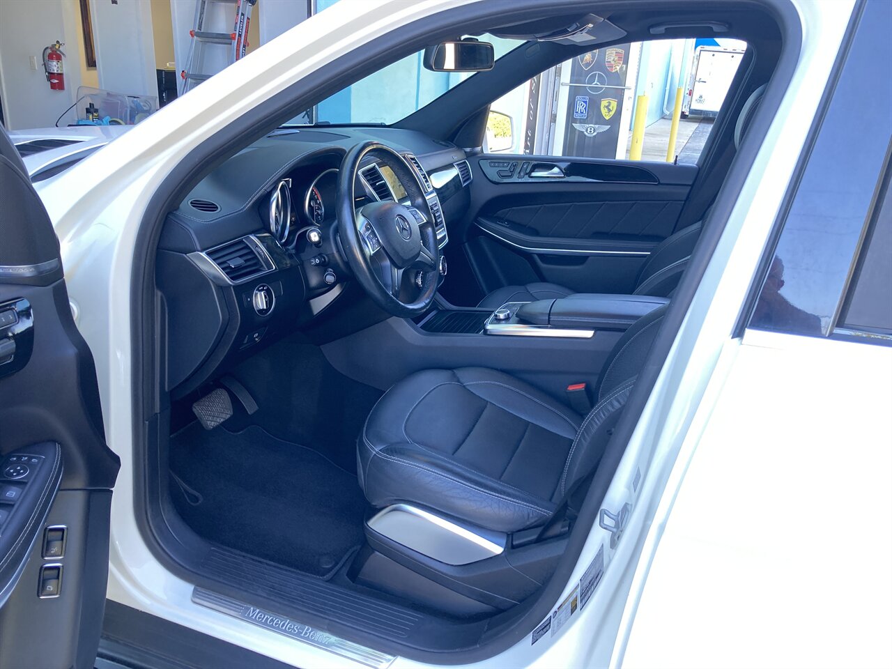 2014 Mercedes-Benz GL 550 4MATIC - Photo 14 - Stuart, FL 34997
