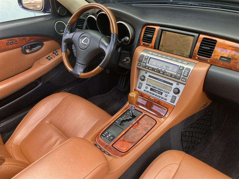 2005 Lexus SC 430  