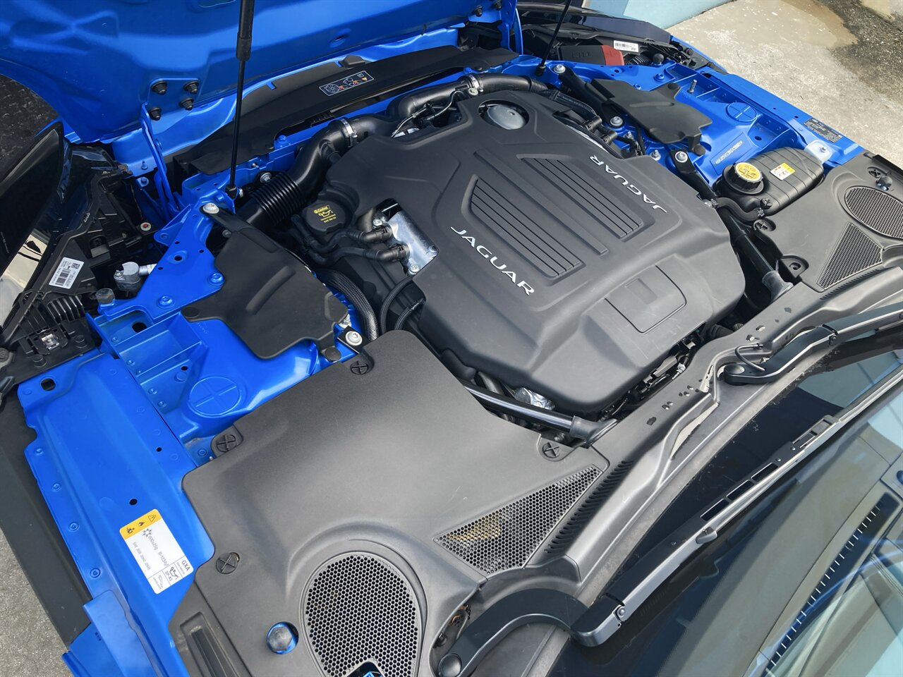 2019 Jaguar F-TYPE R - Photo 35 - Stuart, FL 34997