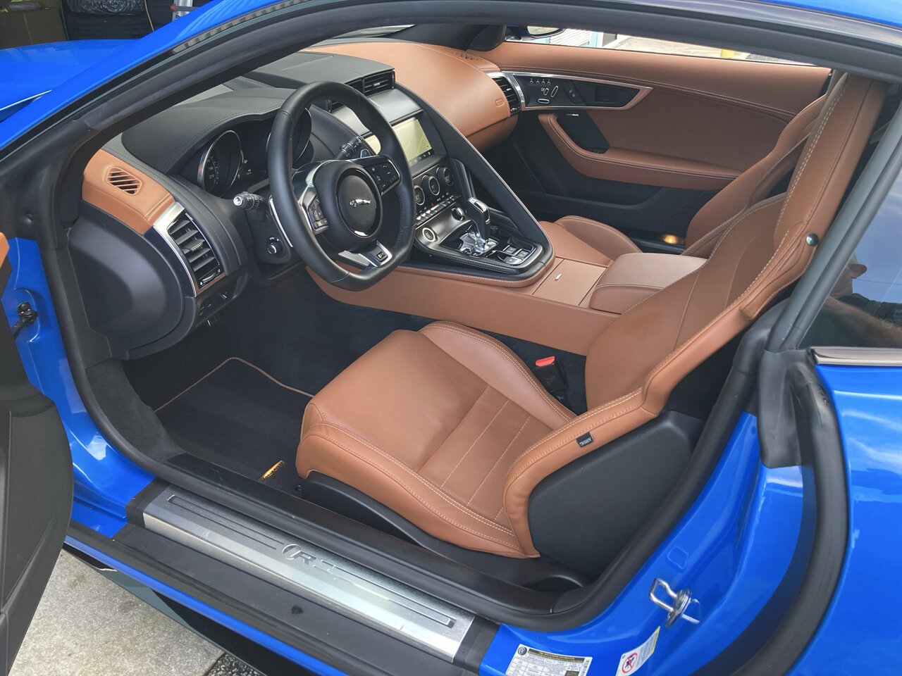 2019 Jaguar F-TYPE R - Photo 14 - Stuart, FL 34997
