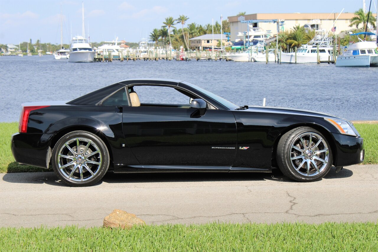 2008 Cadillac XLR-V   - Photo 6 - Stuart, FL 34997