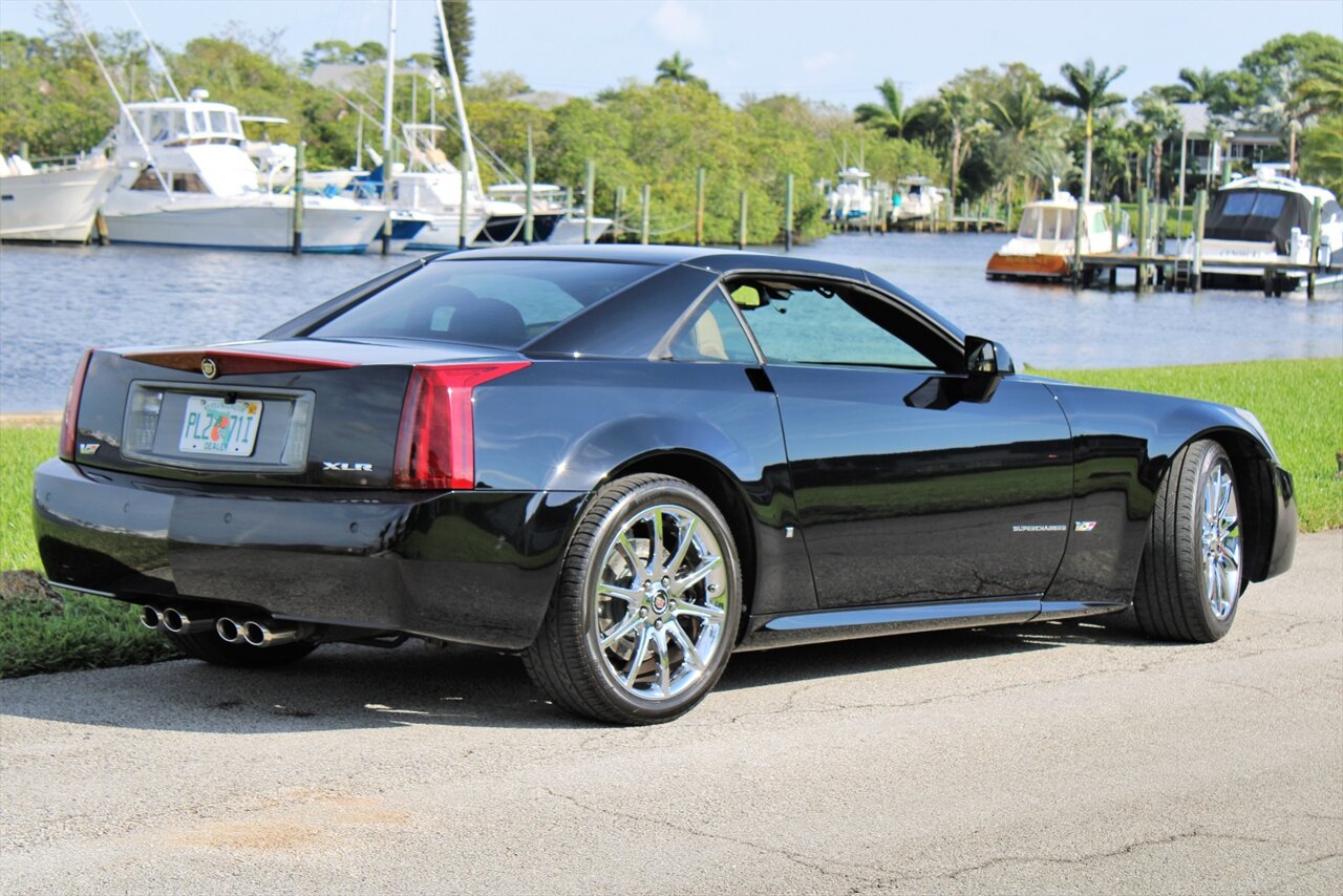 2008 Cadillac XLR-V   - Photo 2 - Stuart, FL 34997