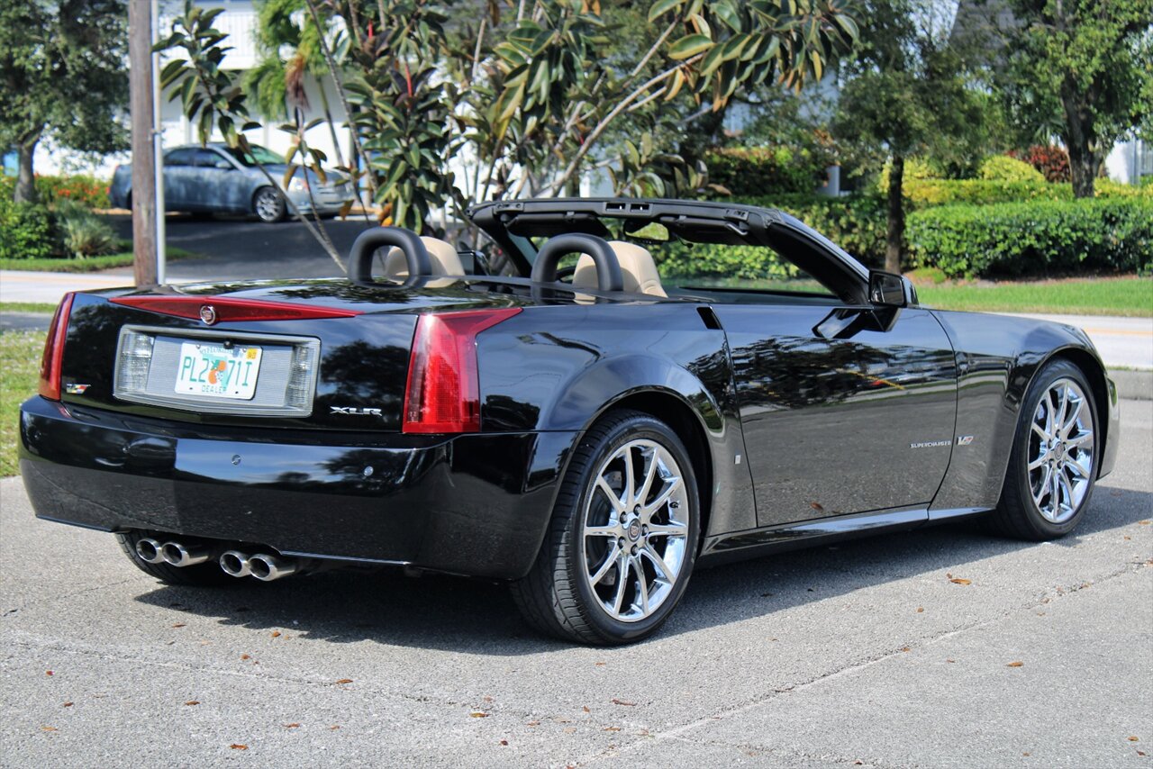 2008 Cadillac XLR-V   - Photo 12 - Stuart, FL 34997