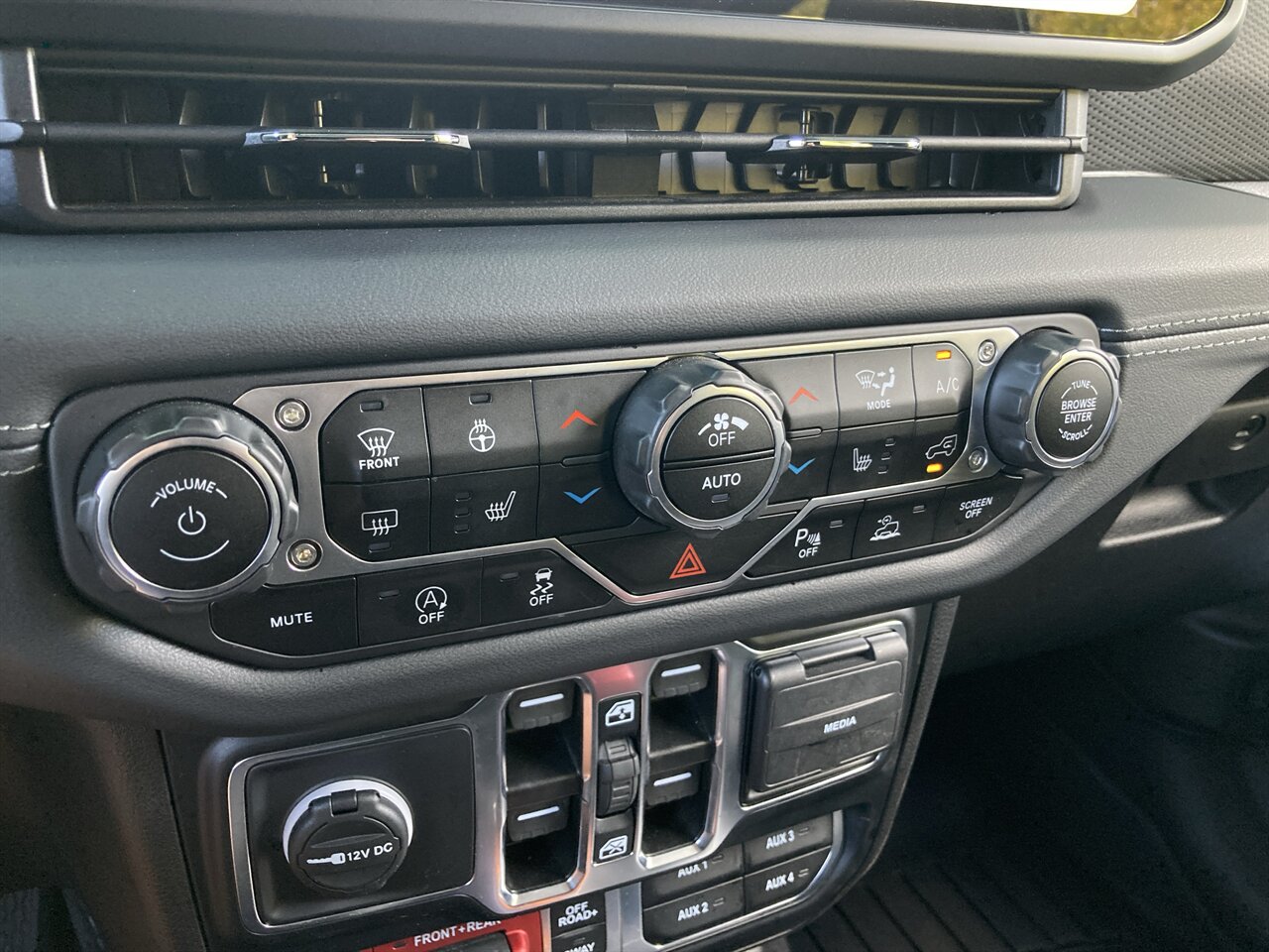 2024 Jeep Wrangler Rubicon   - Photo 29 - Stuart, FL 34997