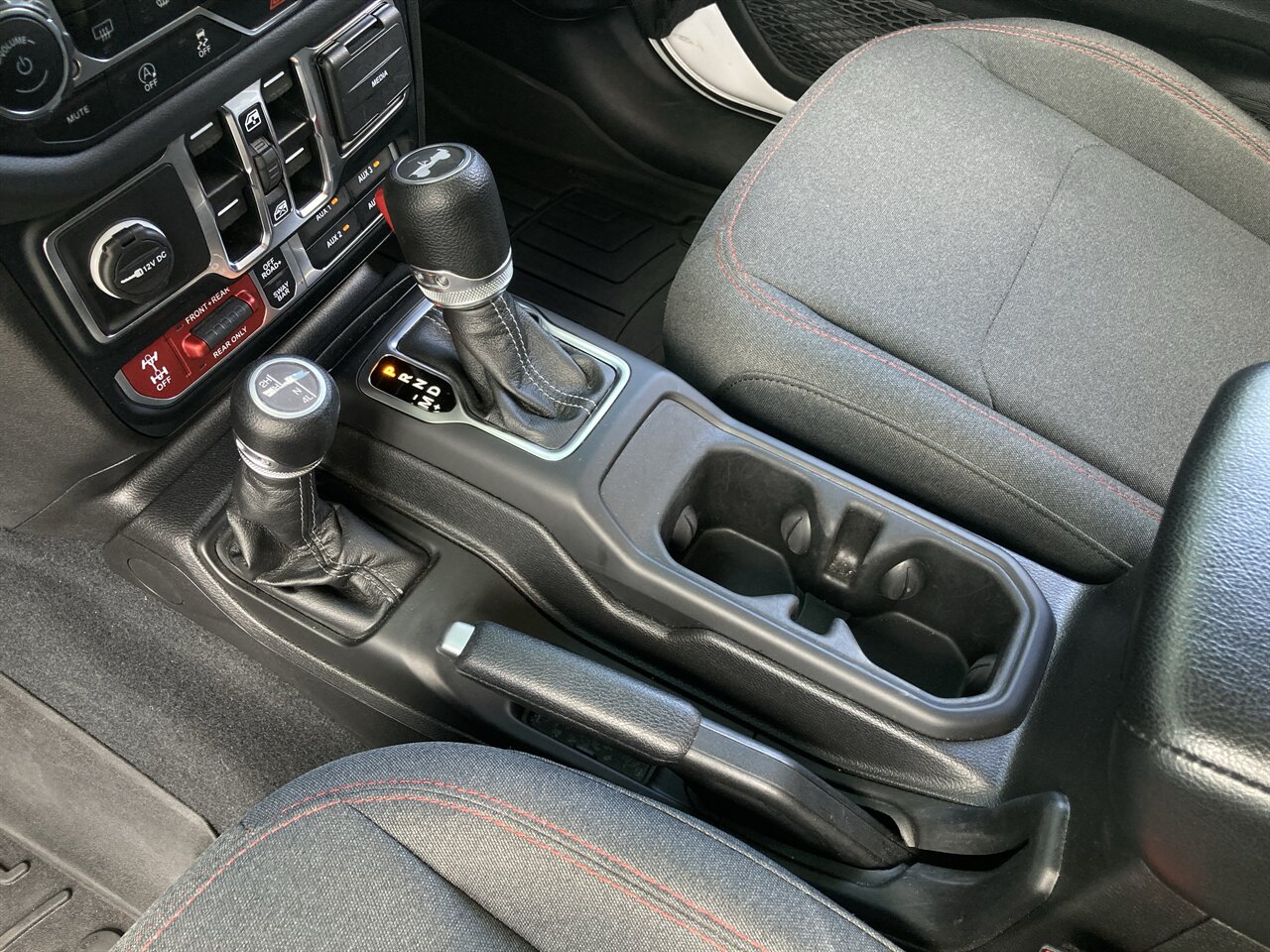 2024 Jeep Wrangler Rubicon   - Photo 31 - Stuart, FL 34997