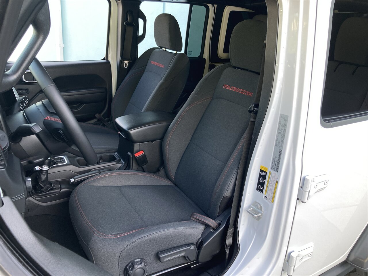 2024 Jeep Wrangler Rubicon   - Photo 15 - Stuart, FL 34997