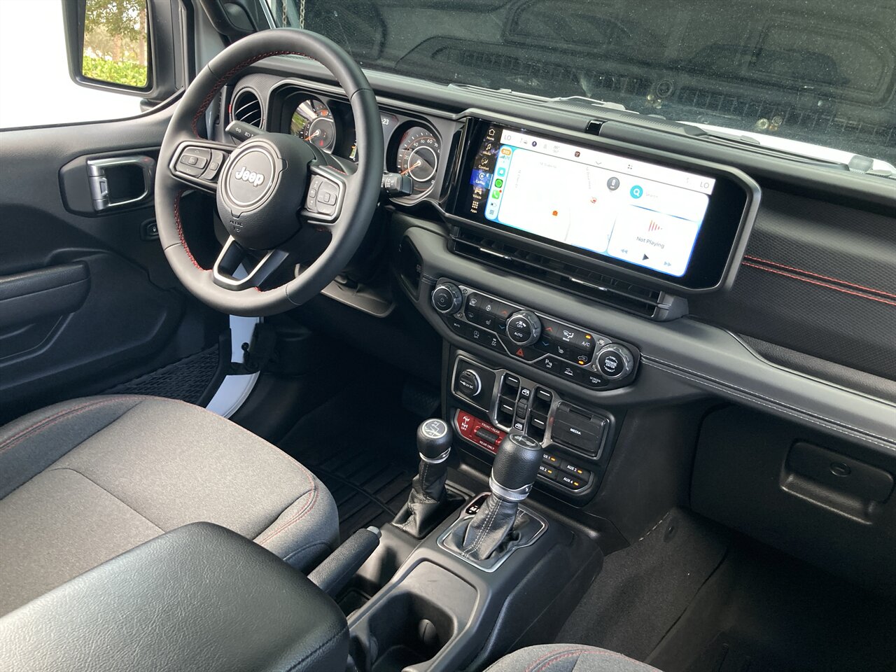 2024 Jeep Wrangler Rubicon   - Photo 2 - Stuart, FL 34997