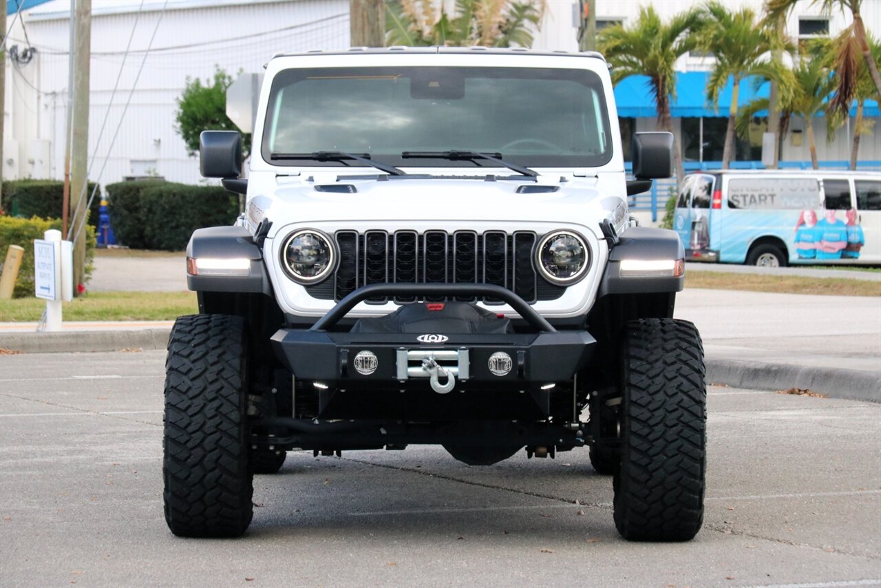 2024 Jeep Wrangler Rubicon   - Photo 8 - Stuart, FL 34997