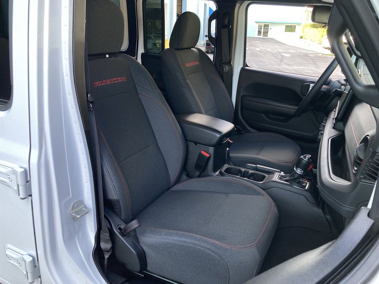 2024 Jeep Wrangler Rubicon   - Photo 20 - Stuart, FL 34997