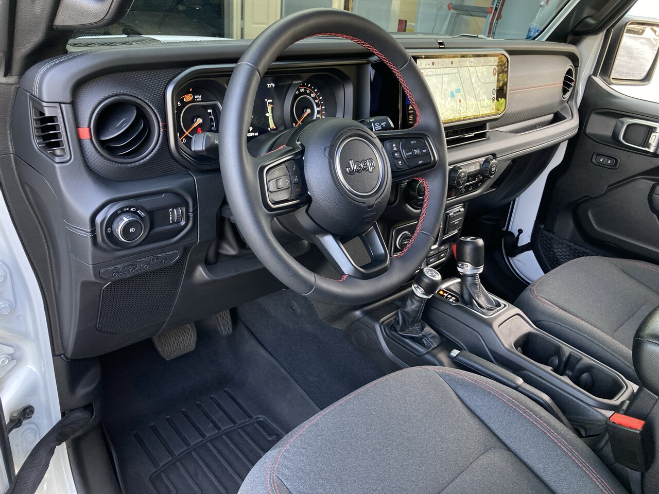 2024 Jeep Wrangler Rubicon   - Photo 22 - Stuart, FL 34997