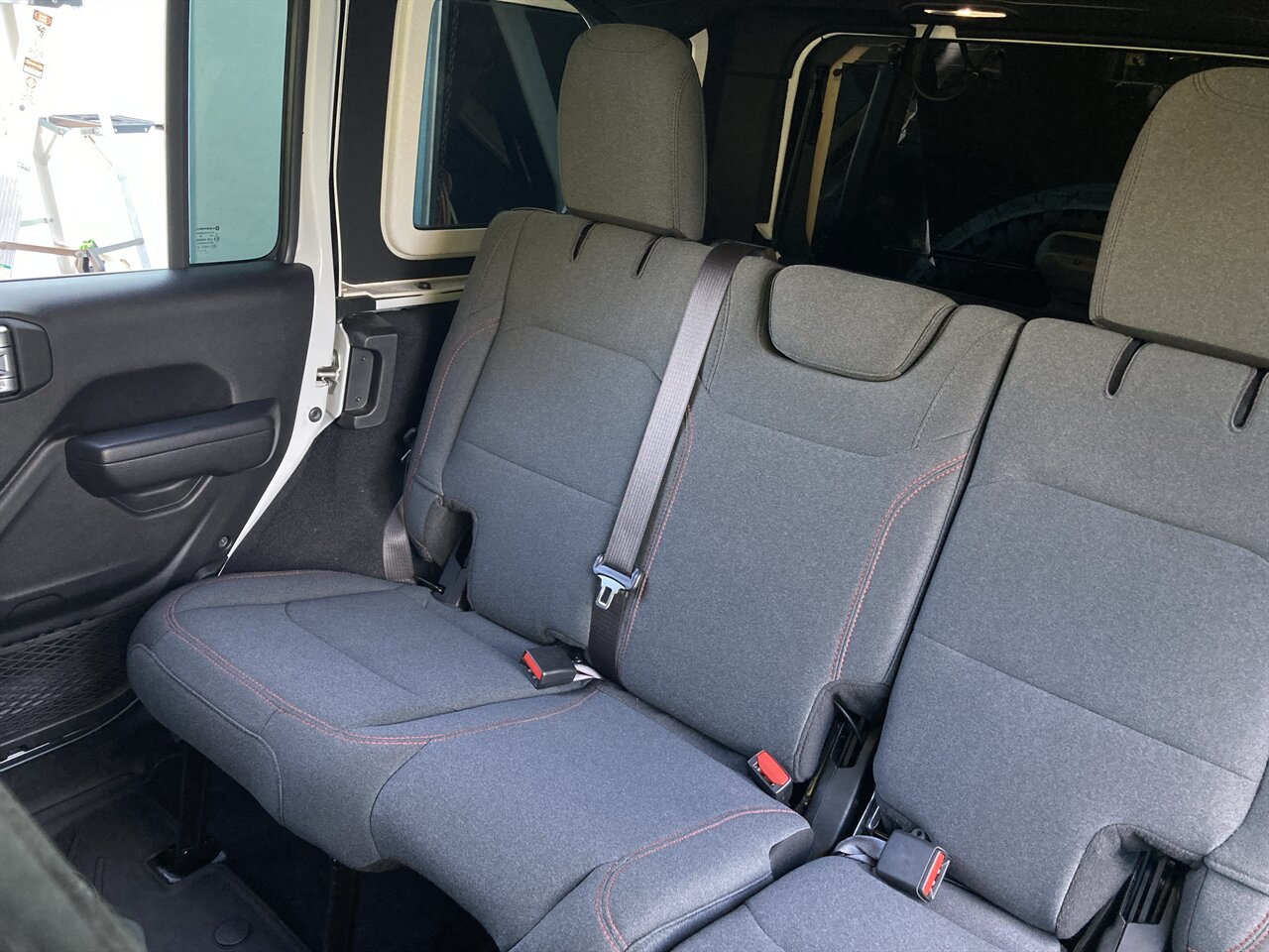 2024 Jeep Wrangler Rubicon   - Photo 17 - Stuart, FL 34997