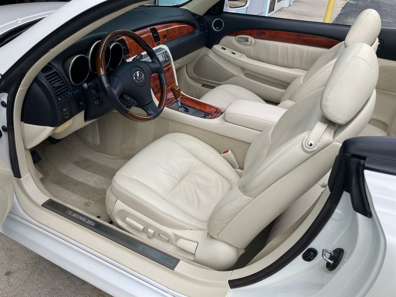 2007 Lexus SC 430   - Photo 10 - Stuart, FL 34997