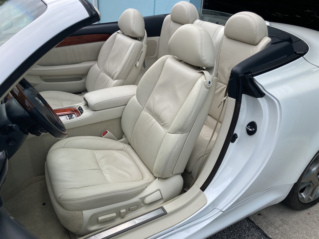 2007 Lexus SC 430   - Photo 11 - Stuart, FL 34997