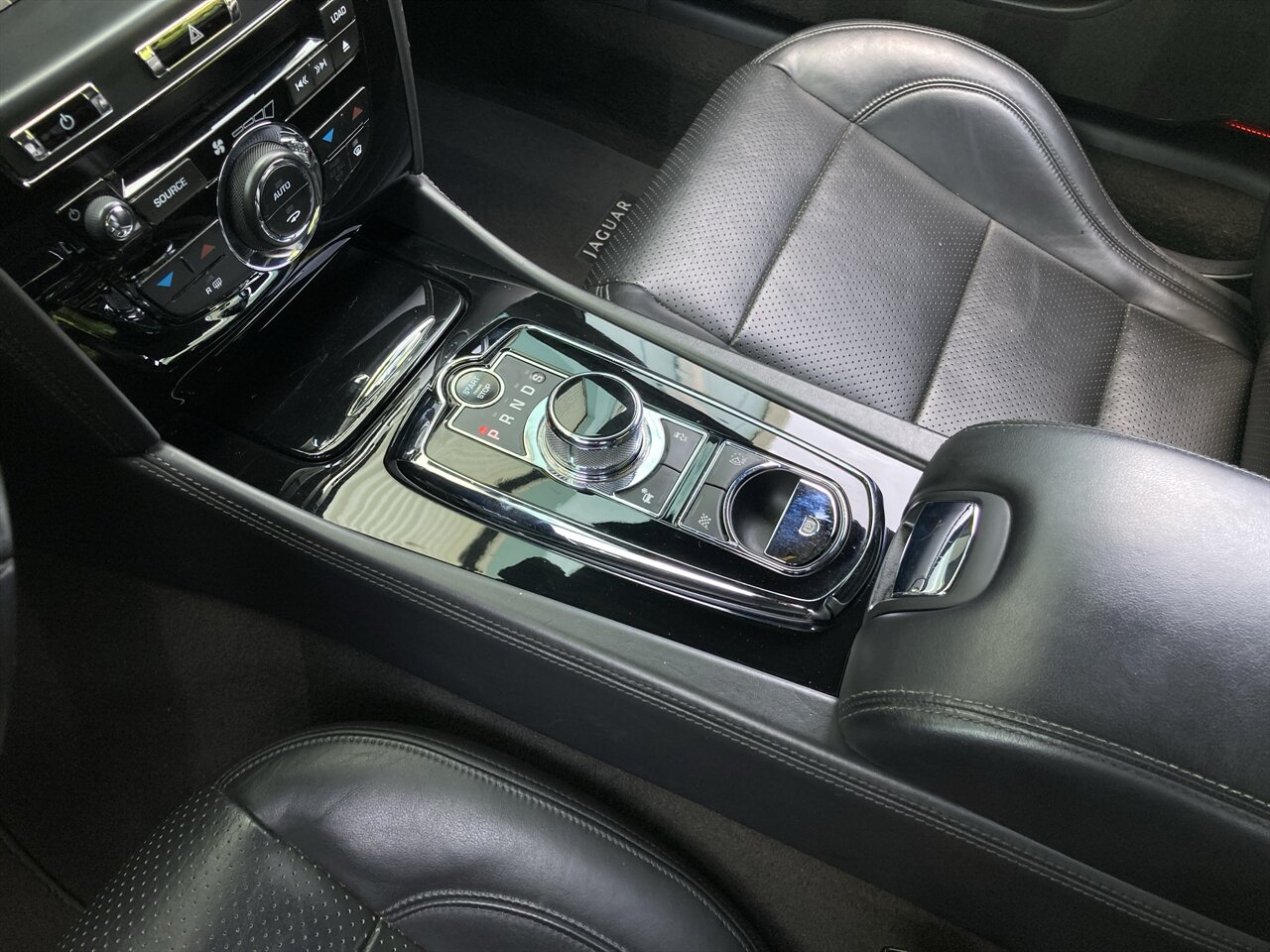 2013 Jaguar XK XKR   - Photo 26 - Stuart, FL 34997