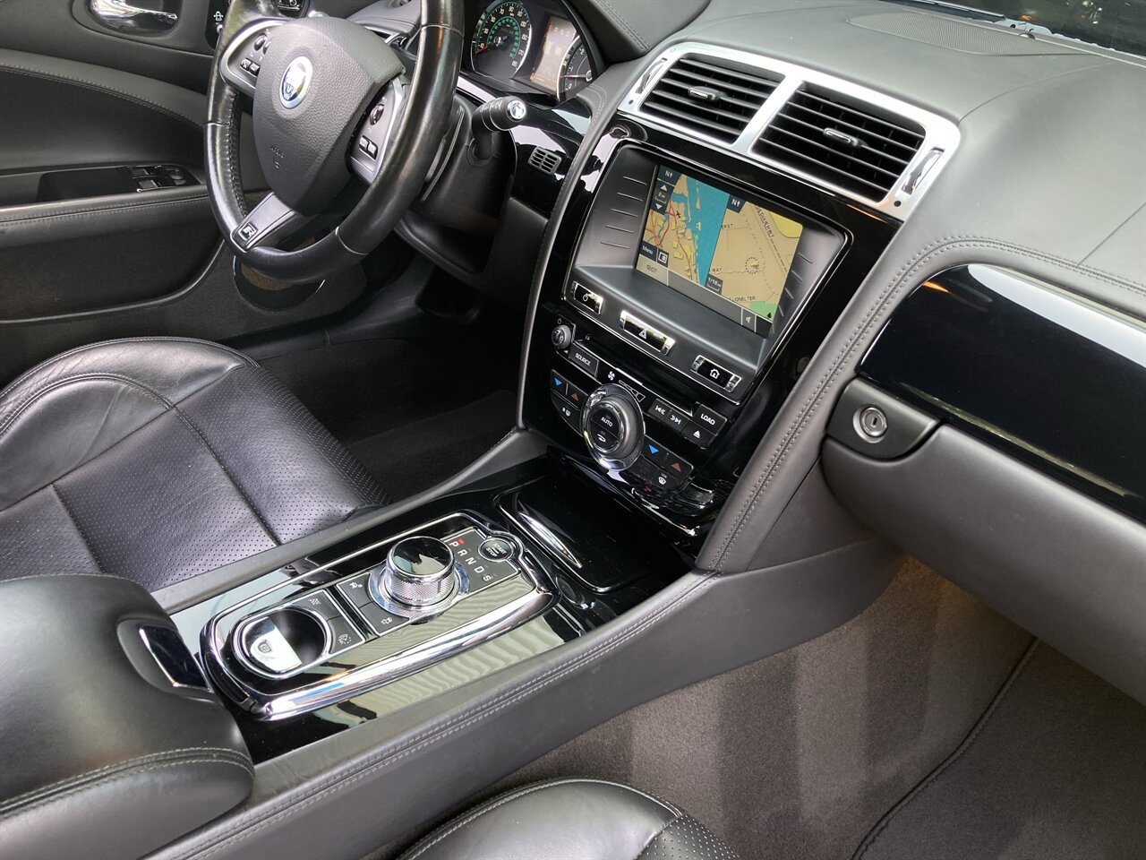 2013 Jaguar XK XKR   - Photo 27 - Stuart, FL 34997