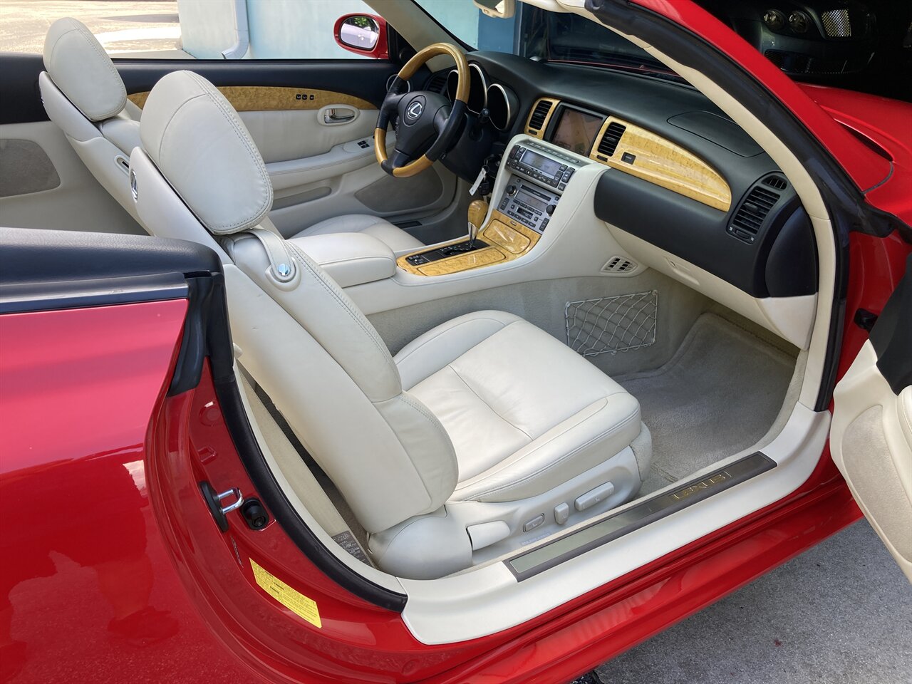 2005 Lexus SC 430   - Photo 17 - Stuart, FL 34997