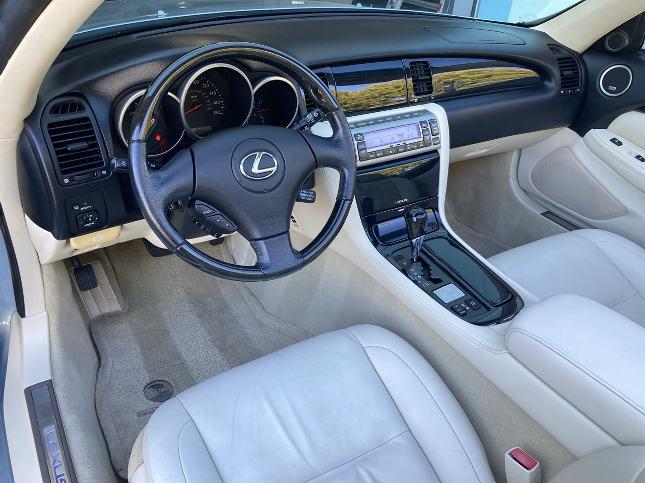 2004 Lexus SC 430   - Photo 18 - Stuart, FL 34997