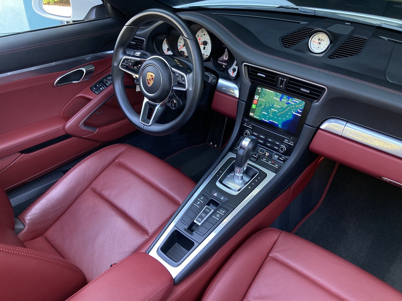 2017 Porsche 911 Carrera S   - Photo 2 - Stuart, FL 34997