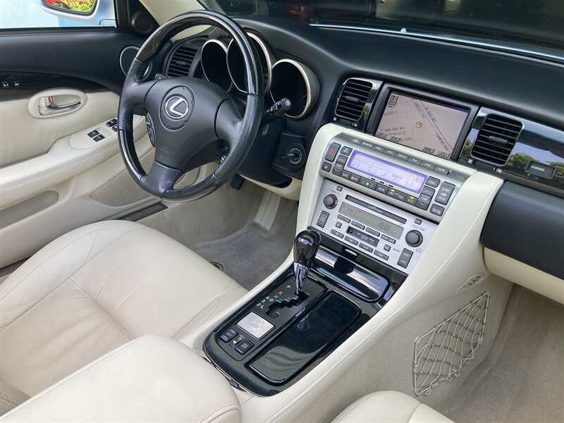 2004 Lexus SC 430  