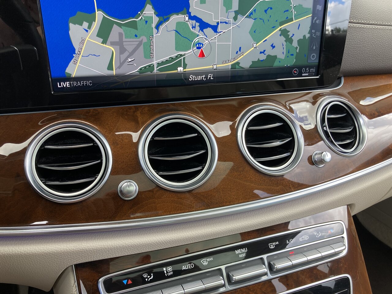 2019 Mercedes-Benz E 450 4MATIC   - Photo 32 - Stuart, FL 34997