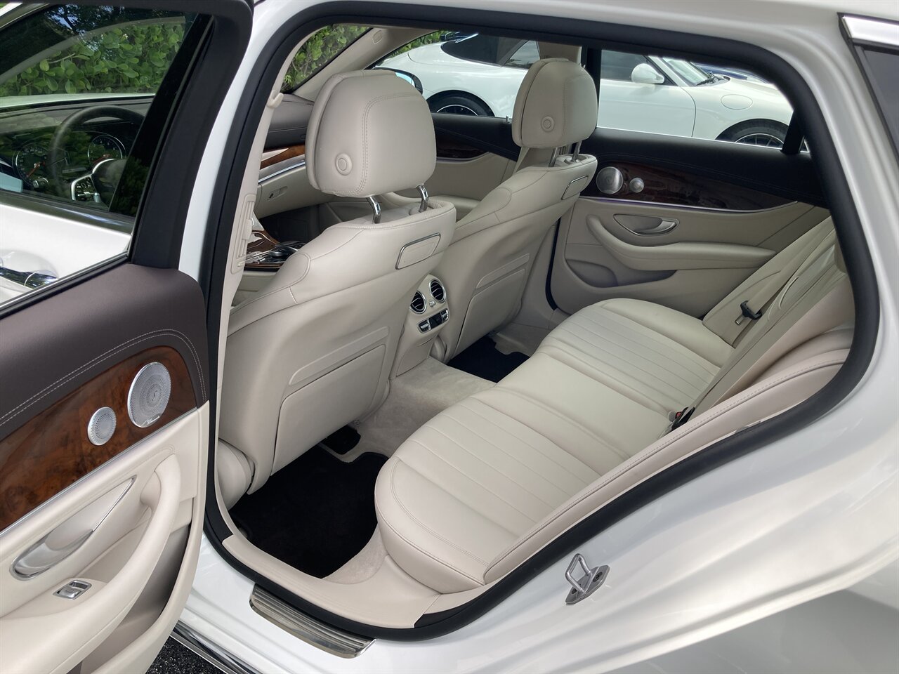 2019 Mercedes-Benz E 450 4MATIC   - Photo 16 - Stuart, FL 34997