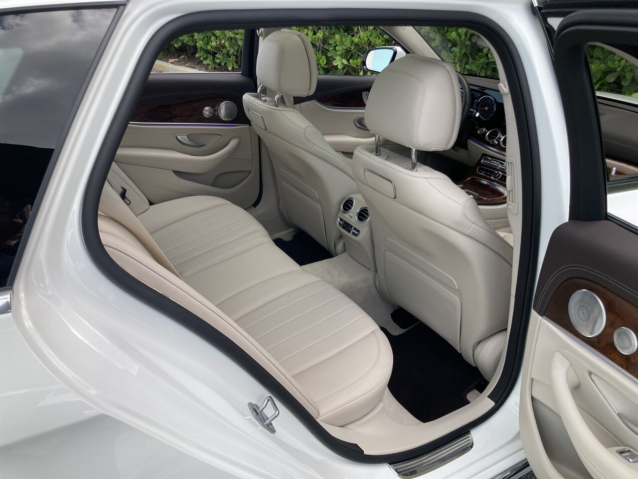 2019 Mercedes-Benz E 450 4MATIC   - Photo 19 - Stuart, FL 34997