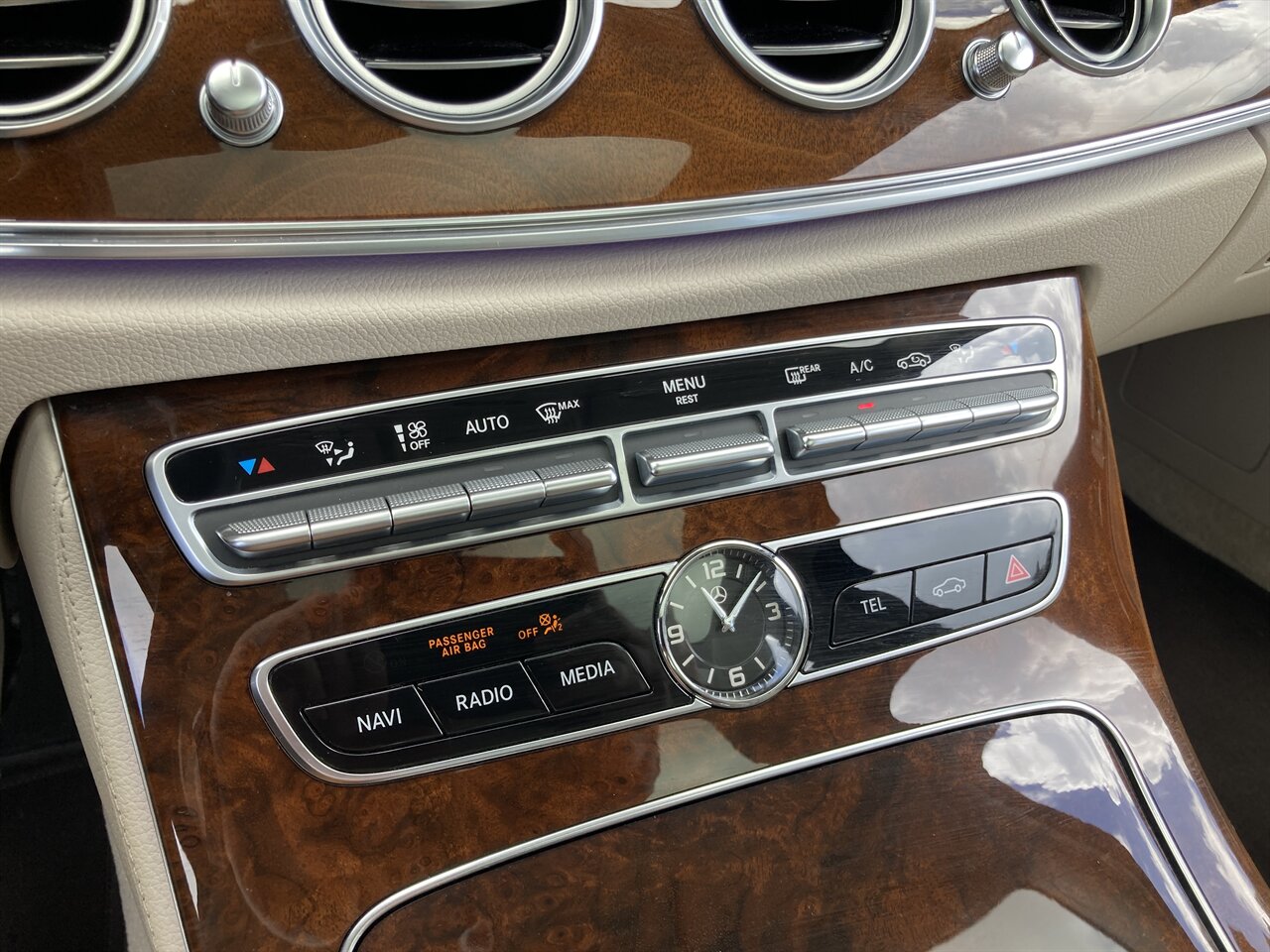 2019 Mercedes-Benz E 450 4MATIC   - Photo 33 - Stuart, FL 34997