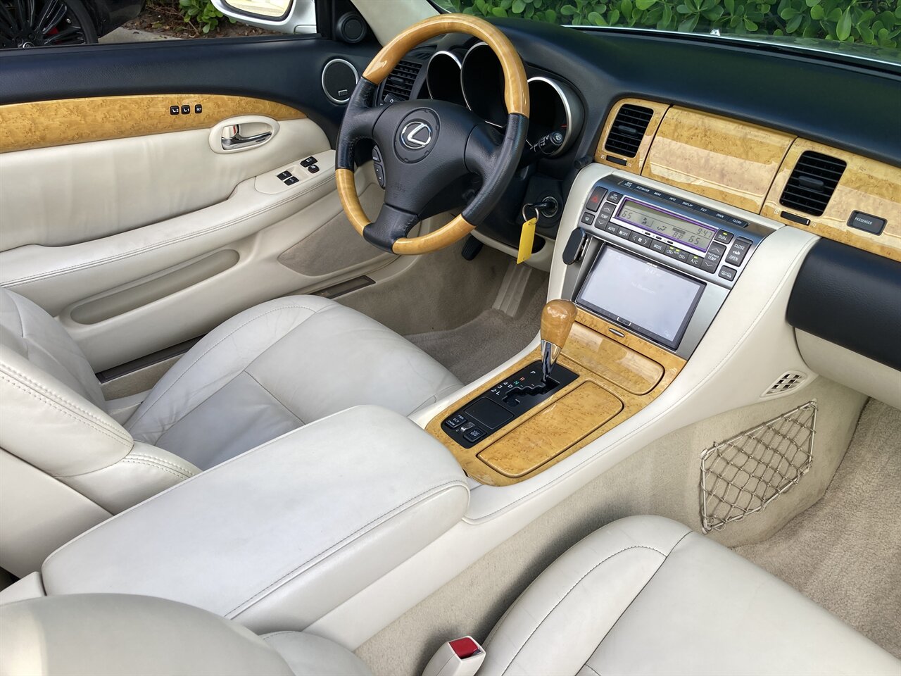 2005 Lexus SC 430 photo 2