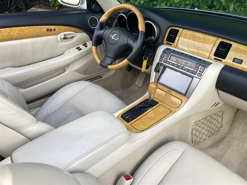 2005 Lexus SC 430