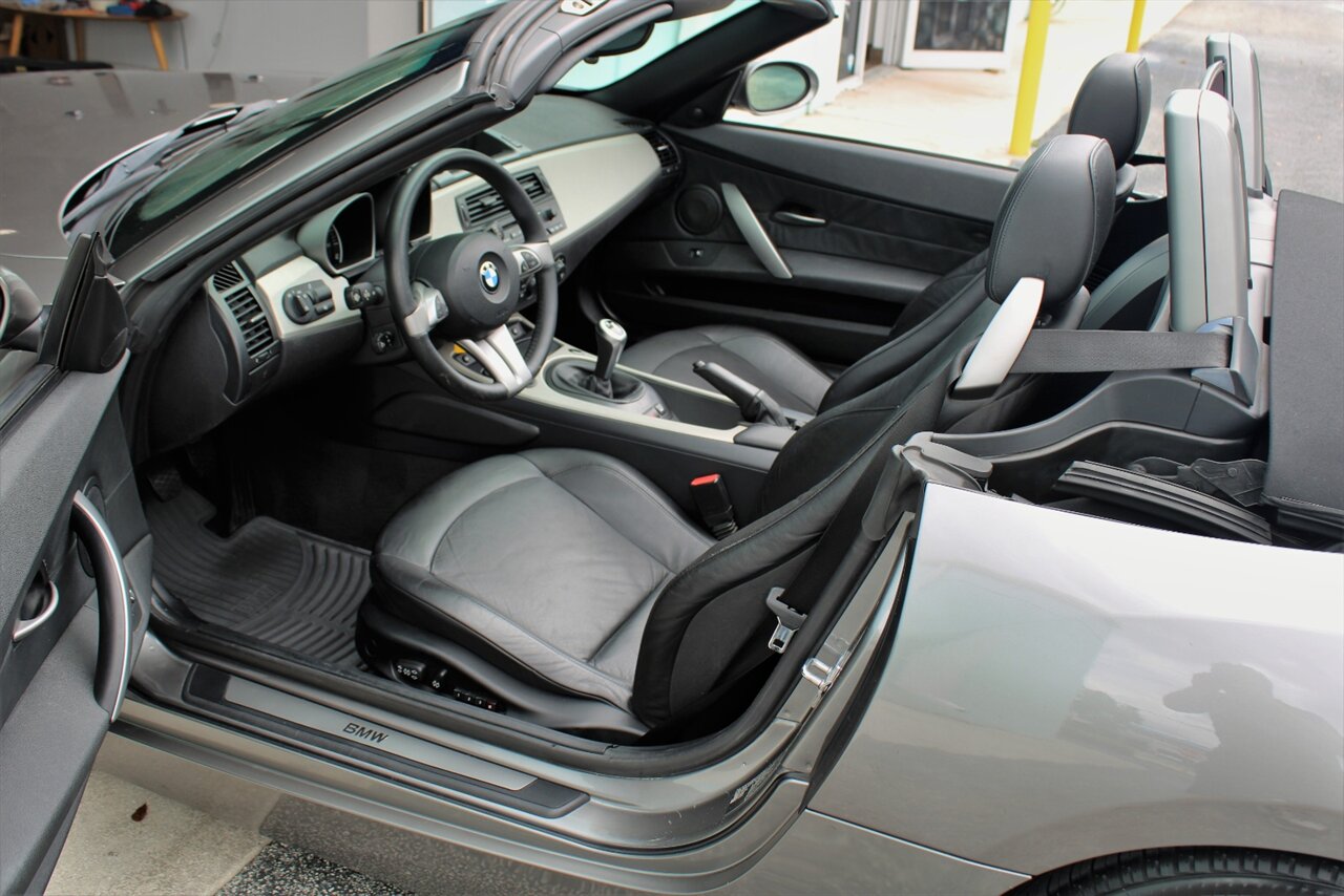 2005 BMW Z4 3.0i   - Photo 14 - Stuart, FL 34997