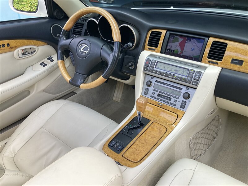 2005 Lexus SC 430  