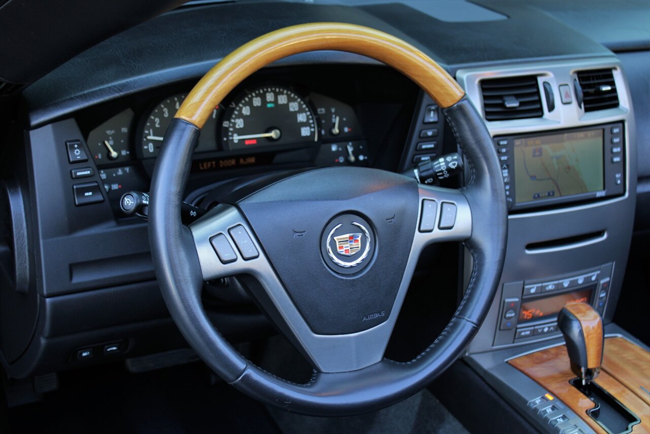 2004 Cadillac XLR   - Photo 20 - Stuart, FL 34997