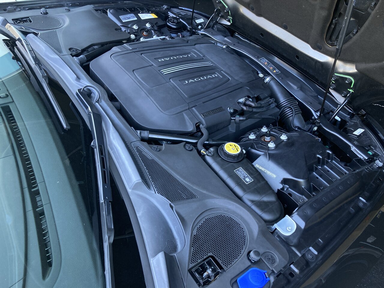 2014 Jaguar XK XKR   - Photo 34 - Stuart, FL 34997