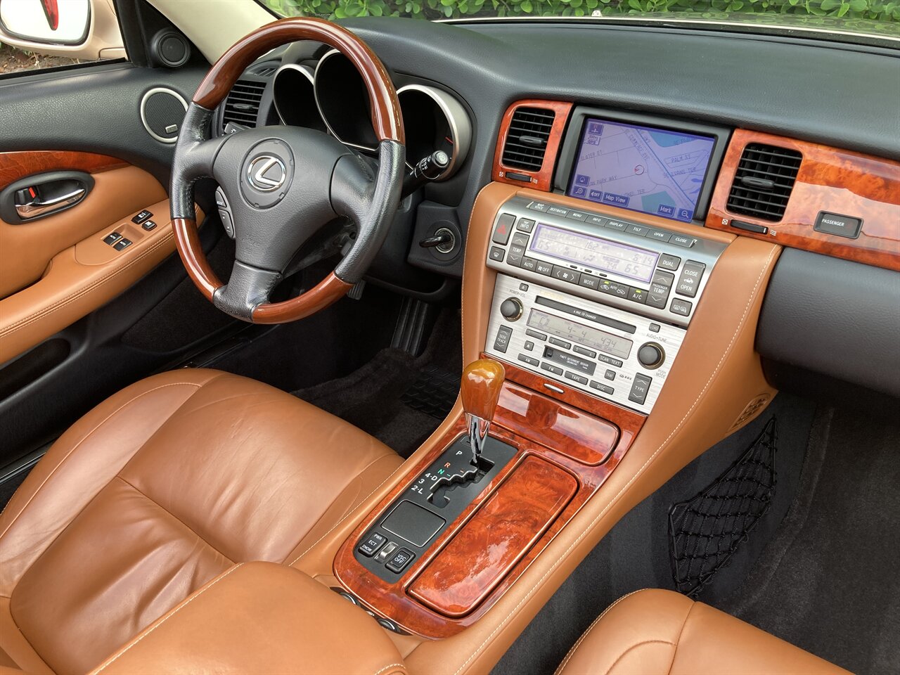 2005 Lexus SC 430 photo 2