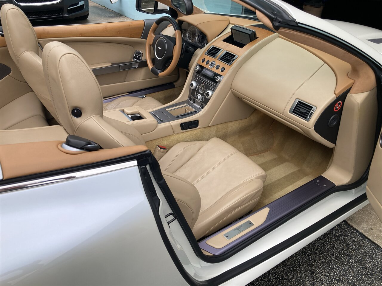 2011 Aston Martin DB9 Volante - Photo 16 - Stuart, FL 34997
